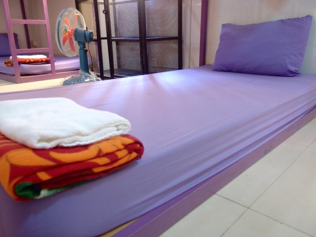 B52 Hostel Phnom Penh Habitación foto